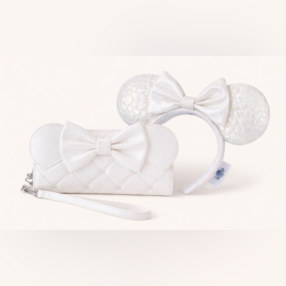 Disney Handbags - Disney Loungefly Bridal Wristlet & Minnie Mouse ears Headband Set